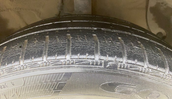 2016 Hyundai Grand i10 ASTA (O) AT 1.2 KAPPA VTVT, Petrol, Automatic, 24,673 km, Right Front Tyre Tread
