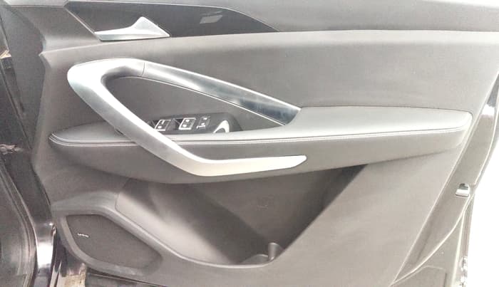 2020 MG HECTOR SHARP 1.5 DCT PETROL, Petrol, Automatic, 22,391 km, Driver Side Door Panels Control