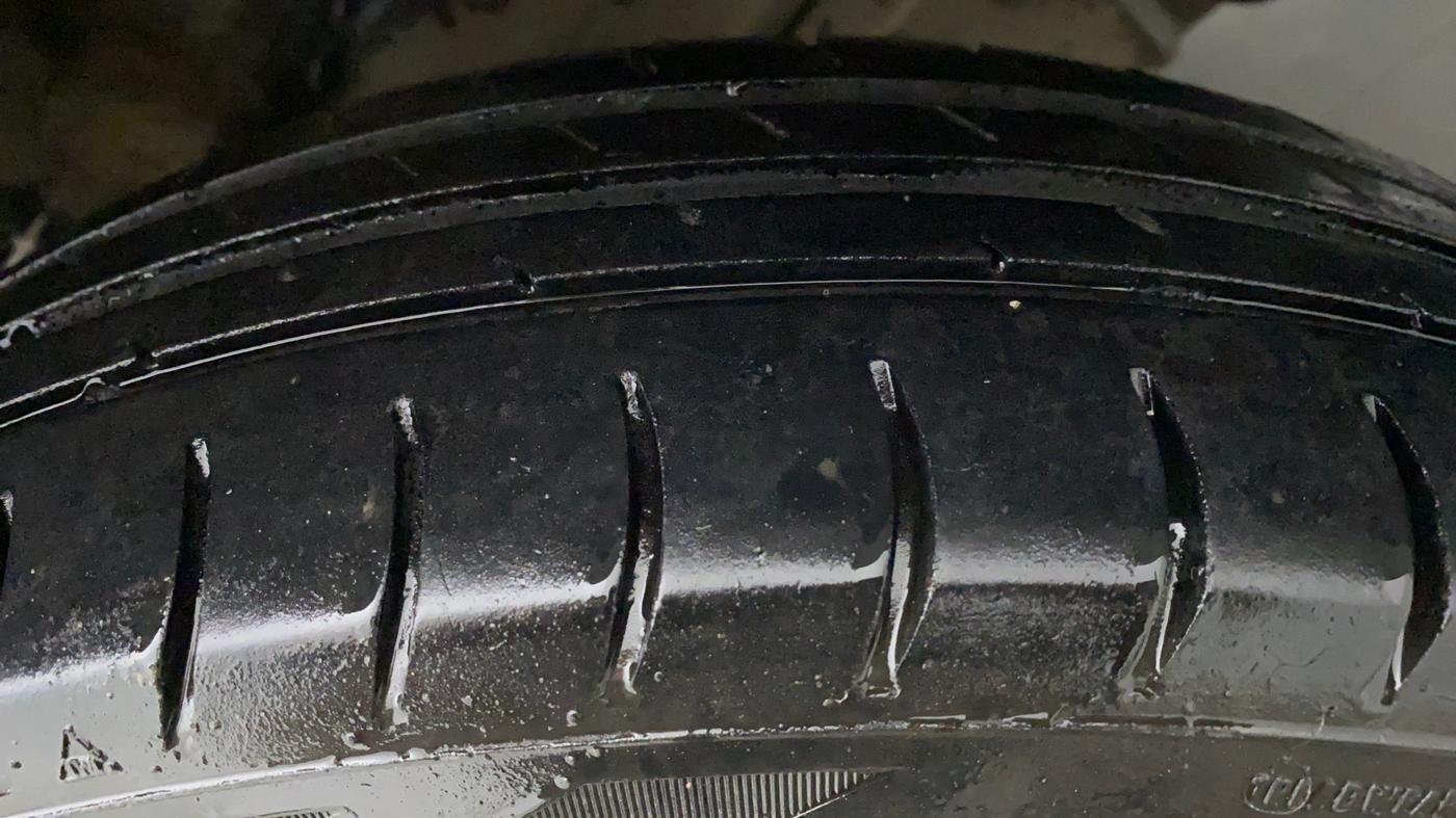 2018 Maruti Wagon R 1.0 LXI CNG, CNG, Manual, 74,452 km, Left Rear Tyre Tread