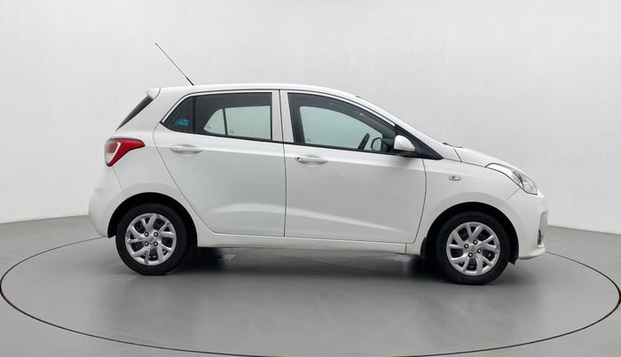 2017 Hyundai Grand i10 MAGNA 1.2 KAPPA VTVT, Petrol, Manual, 99,100 km, Right Side View