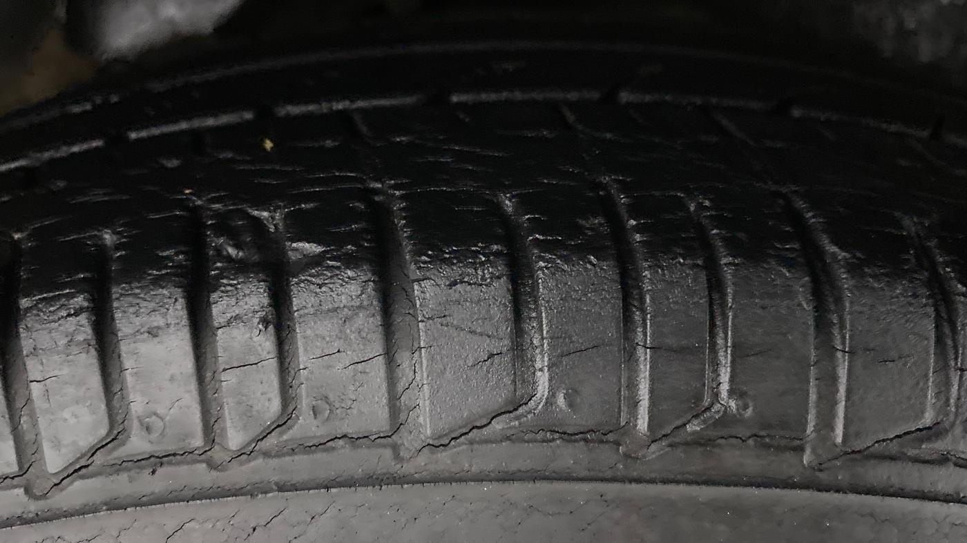 2011 Hyundai i10 MAGNA 1.2, Petrol, Manual, 51,953 km, Left Rear Tyre Tread