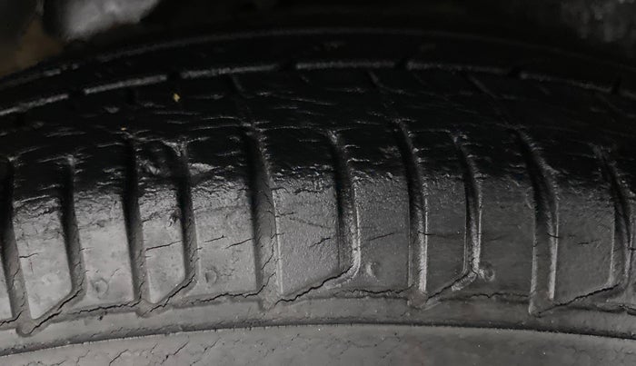 2011 Hyundai i10 MAGNA 1.2, Petrol, Manual, 51,953 km, Left Rear Tyre Tread