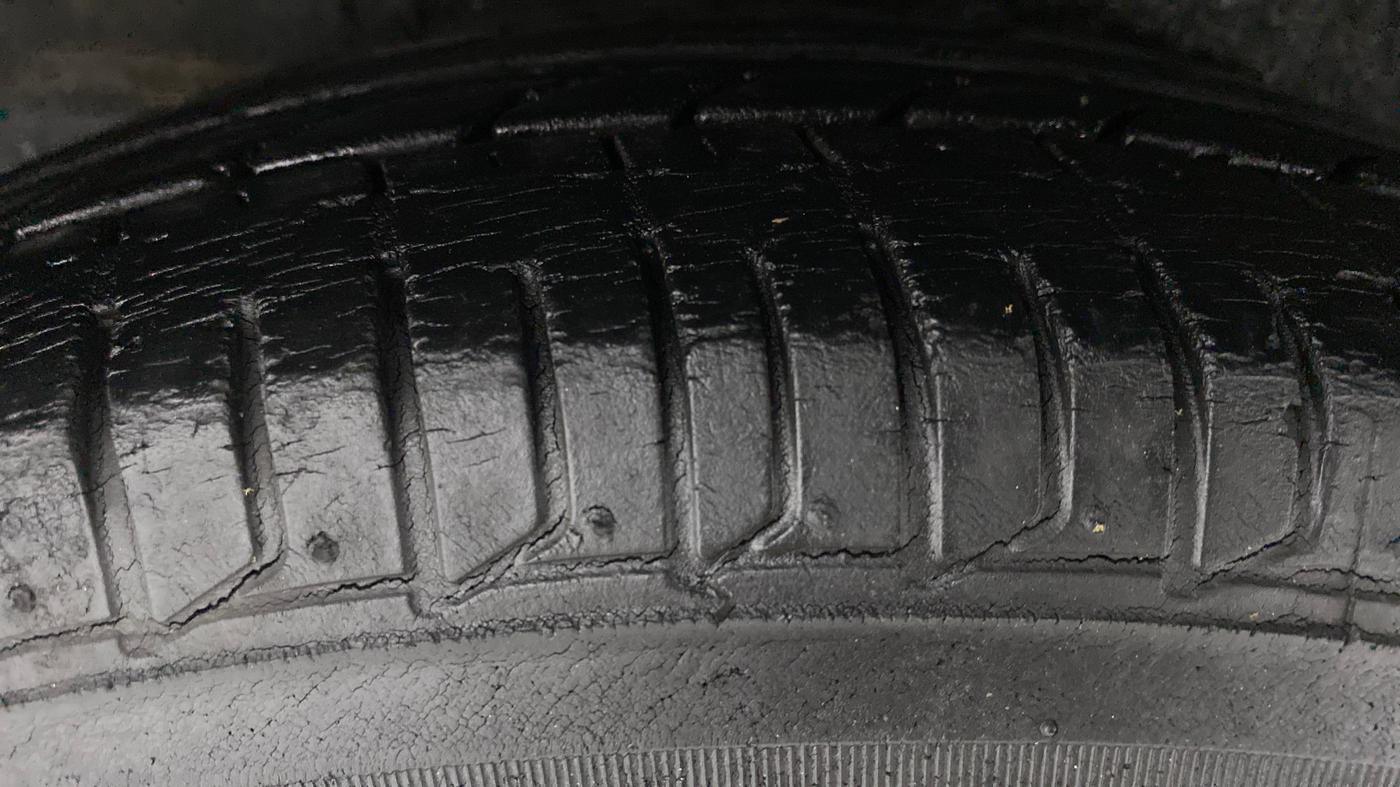 2011 Hyundai i10 MAGNA 1.2, Petrol, Manual, 51,953 km, Right Rear Tyre Tread