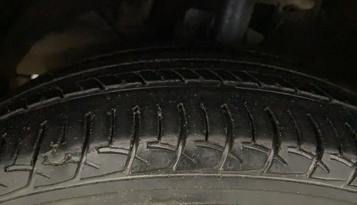 2019 Maruti Baleno DELTA PETROL 1.2, Petrol, Manual, 63,961 km, Left Front Tyre Tread