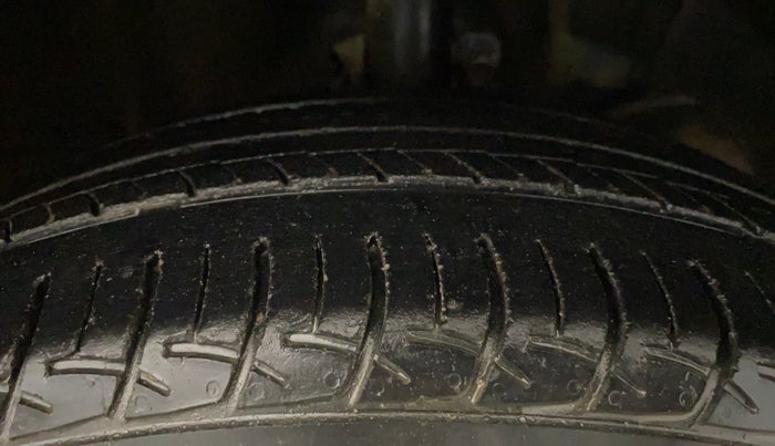 2019 Maruti Baleno DELTA PETROL 1.2, Petrol, Manual, 63,961 km, Right Front Tyre Tread