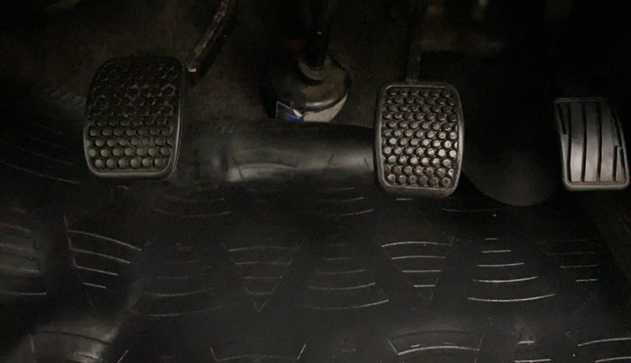 2019 Maruti Eeco 5 STR WITH A/C+HTR, Petrol, Manual, 31,578 km, Pedals