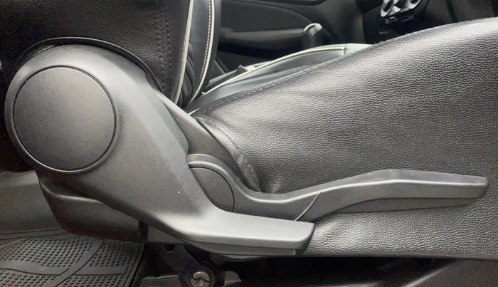 2020 Maruti Swift VXI, Petrol, Manual, 31,699 km, Driver Side Adjustment Panel
