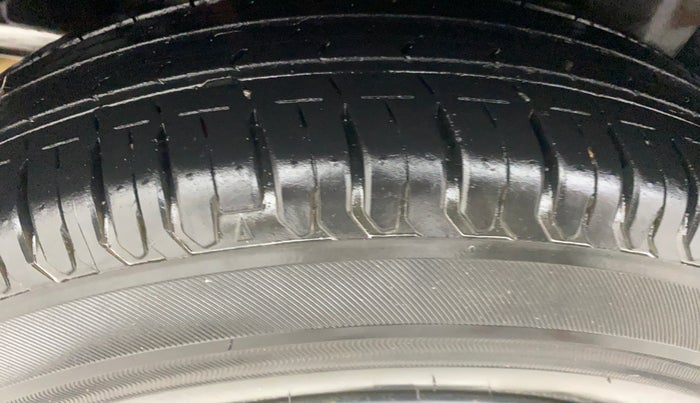2020 Maruti Swift VXI, Petrol, Manual, 31,699 km, Right Rear Tyre Tread