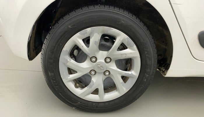2017 Hyundai Grand i10 MAGNA 1.2 KAPPA VTVT, CNG, Manual, 42,006 km, Right Rear Wheel