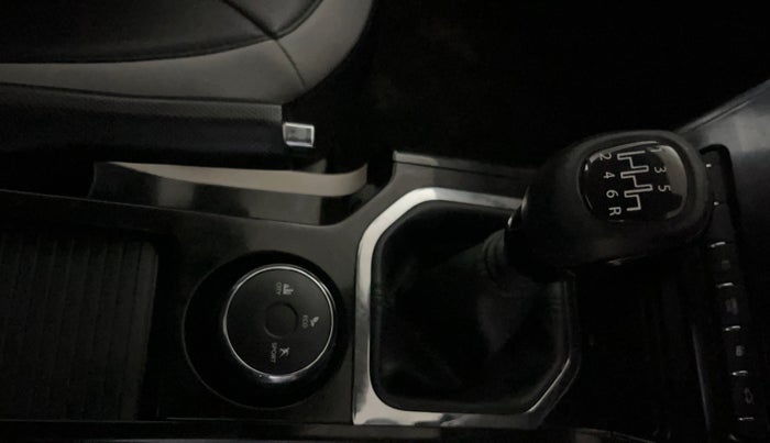 2021 Tata NEXON XZ PLUS PETROL SUNROOF, Petrol, Manual, 66,842 km, Gear Lever