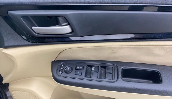 2019 Honda Amaze 1.2L I-VTEC S, Petrol, Manual, 39,363 km, Driver Side Door Panels Control