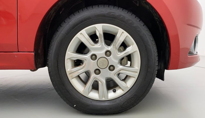 2017 Tata Tiago XZA 1.2 REVOTRON, Petrol, Automatic, 3,812 km, Right Front Wheel