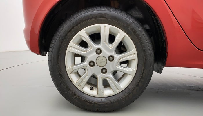 2017 Tata Tiago XZA 1.2 REVOTRON, Petrol, Automatic, 3,812 km, Right Rear Wheel