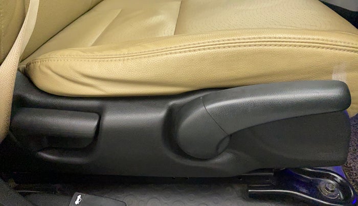 2017 Honda City 1.5L I-VTEC ZX CVT, CNG, Automatic, 61,053 km, Driver Side Adjustment Panel