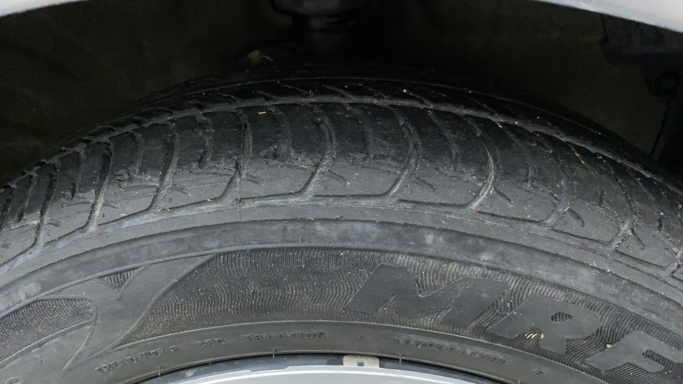 2015 Maruti Celerio VXI AGS, Petrol, Automatic, 51,320 km, Right Front Tyre Tread