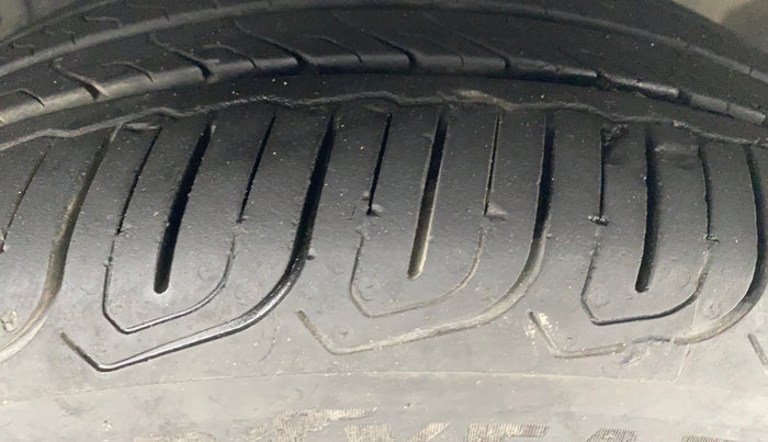 2021 Tata ALTROZ XZ DIESEL, Diesel, Manual, 37,813 km, Right Front Tyre Tread