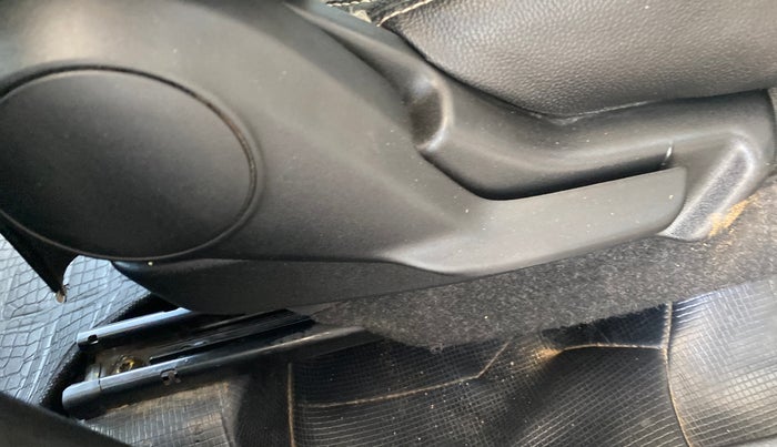 2017 Maruti IGNIS DELTA 1.2, Petrol, Manual, 63,862 km, Driver Side Adjustment Panel