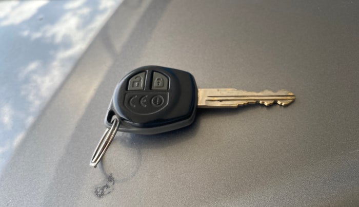 2017 Maruti IGNIS DELTA 1.2, Petrol, Manual, 63,862 km, Key Close Up