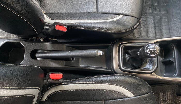 2017 Maruti IGNIS DELTA 1.2, Petrol, Manual, 63,862 km, Gear Lever