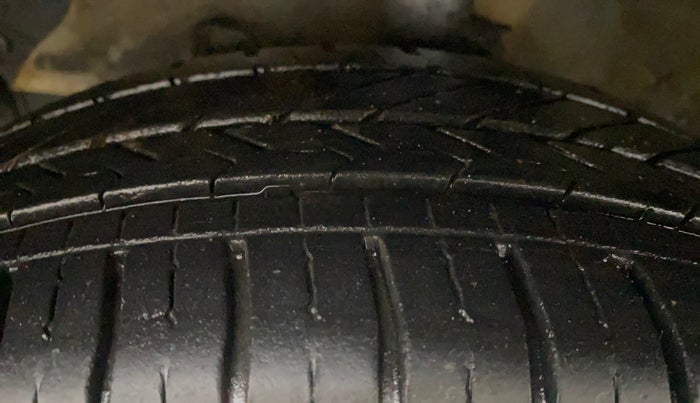 2014 Hyundai Xcent BASE 1.2, Petrol, Manual, 64,171 km, Left Front Tyre Tread