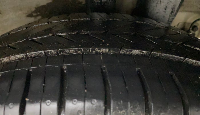 2014 Hyundai Xcent BASE 1.2, Petrol, Manual, 64,171 km, Left Rear Tyre Tread