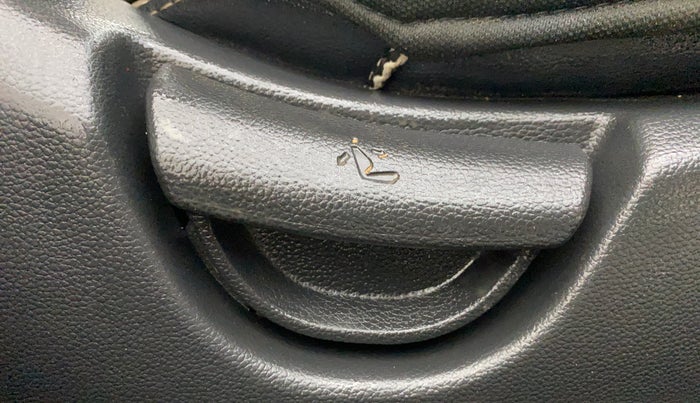 2014 Hyundai Xcent BASE 1.2, Petrol, Manual, 64,171 km, Driver Side Adjustment Panel