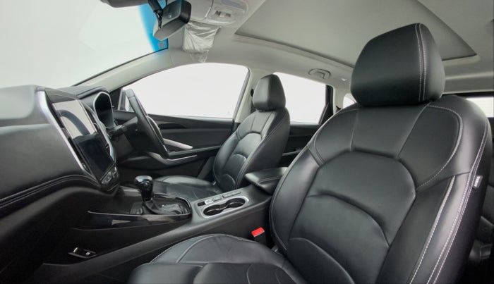 2021 MG HECTOR SHARP 1.5 PETROL CVT, Petrol, Automatic, 7,887 km, Right Side Front Door Cabin