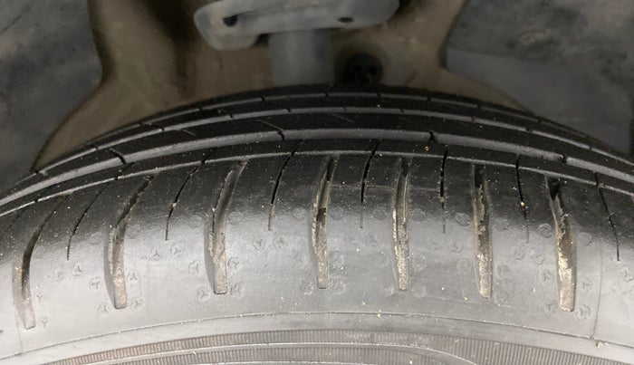 2021 MG HECTOR SHARP 1.5 PETROL CVT, Petrol, Automatic, 7,887 km, Right Front Tyre Tread