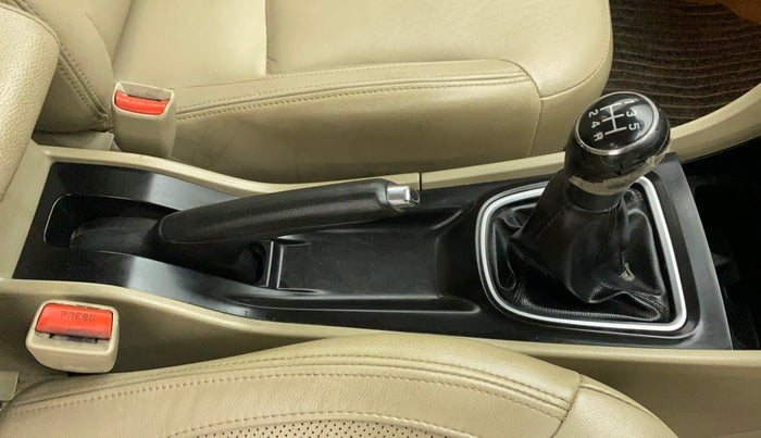 2015 Maruti Ciaz ZXI+, Petrol, Manual, 93,082 km, Gear Lever