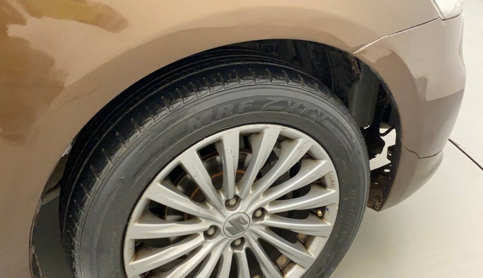 2015 Maruti Ciaz ZXI+, Petrol, Manual, 93,082 km, Right fender - Lining loose