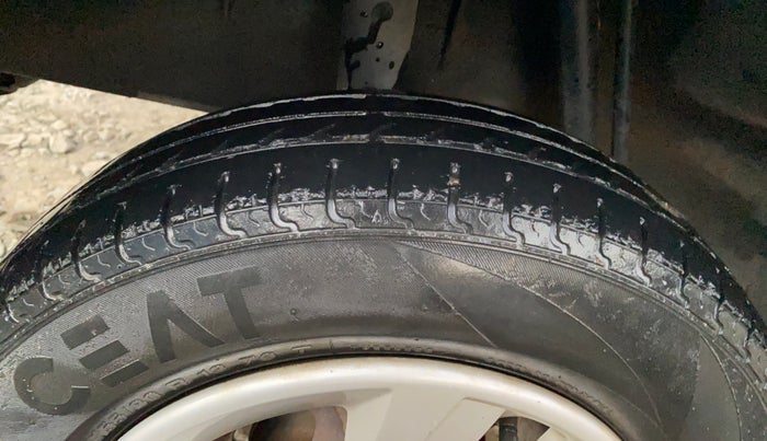 2016 Renault Kwid RXT 0.8, Petrol, Manual, 75,593 km, Right Rear Tyre Tread