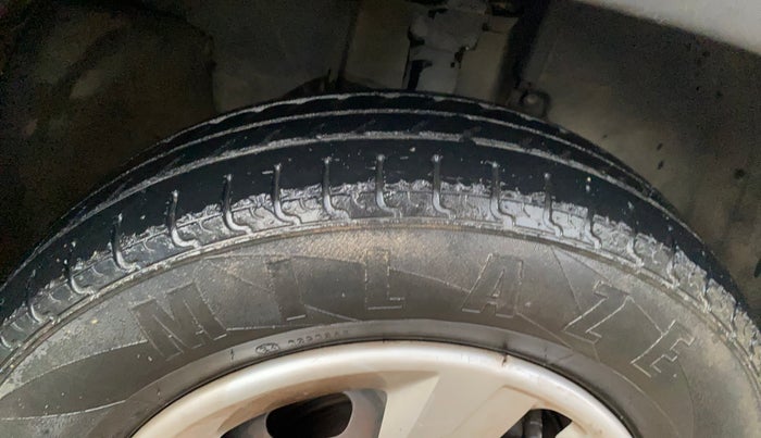 2016 Renault Kwid RXT 0.8, Petrol, Manual, 75,593 km, Right Front Tyre Tread