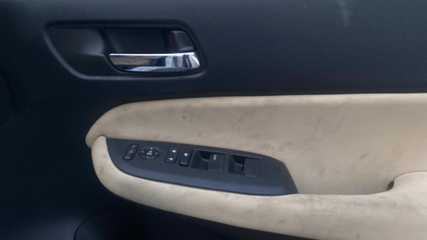 2022 Honda City 1.5L I-VTEC V MT 5TH GEN, Petrol, Manual, 38,730 km, Driver Side Door Panels Control