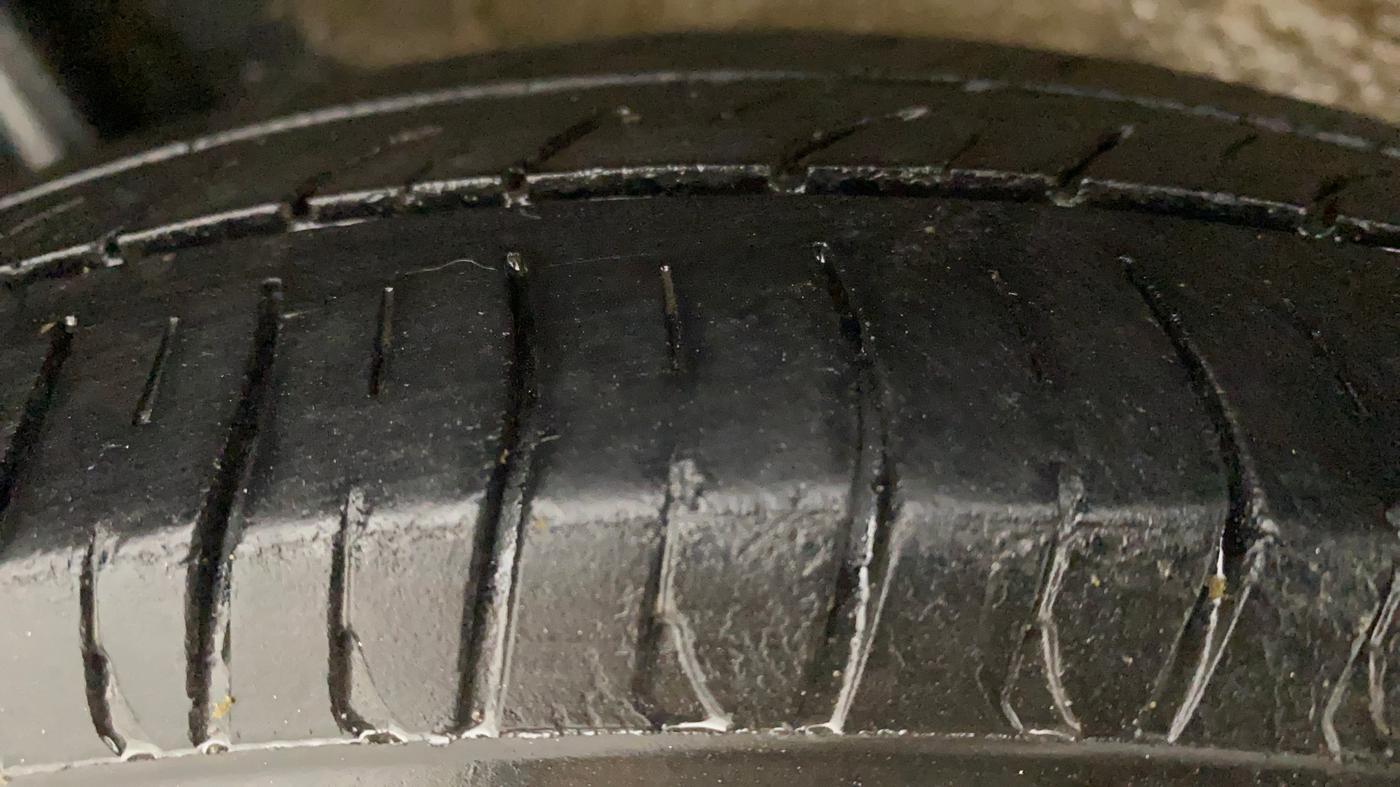 2014 Maruti Wagon R 1.0 LXI CNG, CNG, Manual, 1,11,079 km, Right Rear Tyre Tread