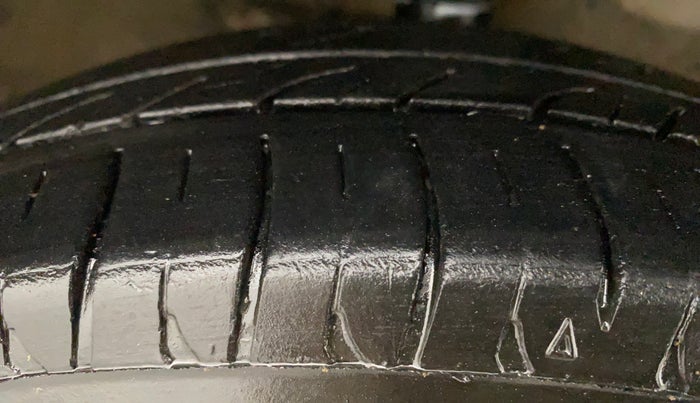 2014 Maruti Wagon R 1.0 LXI CNG, CNG, Manual, 1,11,079 km, Right Front Tyre Tread