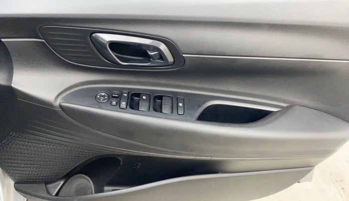 2022 Hyundai NEW I20 SPORTZ 1.2 AT, Petrol, Automatic, 25,306 km, Driver Side Door Panels Control