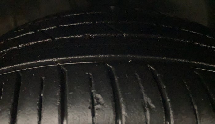 2022 Hyundai NEW I20 SPORTZ 1.2 AT, Petrol, Automatic, 25,306 km, Right Front Tyre Tread