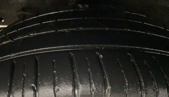 2022 Hyundai NEW I20 SPORTZ 1.2 AT, Petrol, Automatic, 25,306 km, Right Rear Tyre Tread