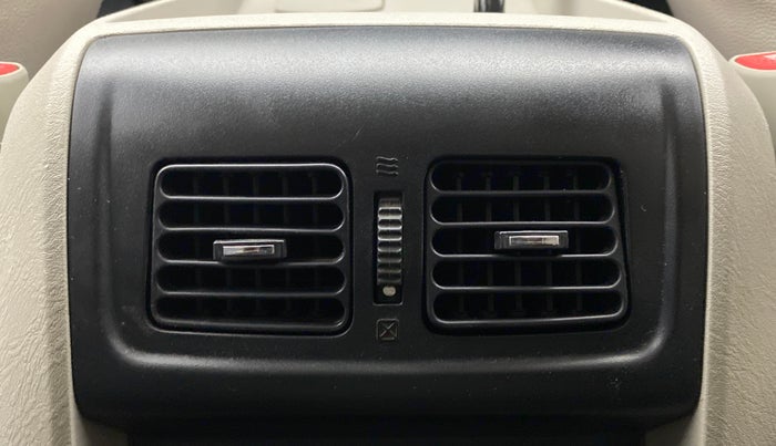 2016 Mahindra Scorpio S6 PLUS, Diesel, Manual, 66,504 km, Rear AC Vents