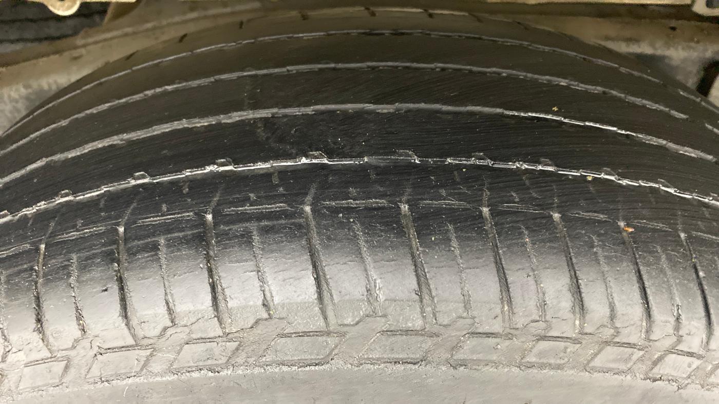 2016 Mahindra Scorpio S6 PLUS, Diesel, Manual, 66,504 km, Right Rear Tyre Tread