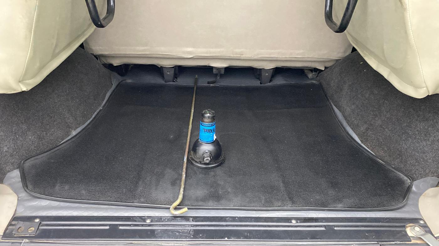 2016 Mahindra Scorpio S6 PLUS, Diesel, Manual, 66,504 km, Boot Inside