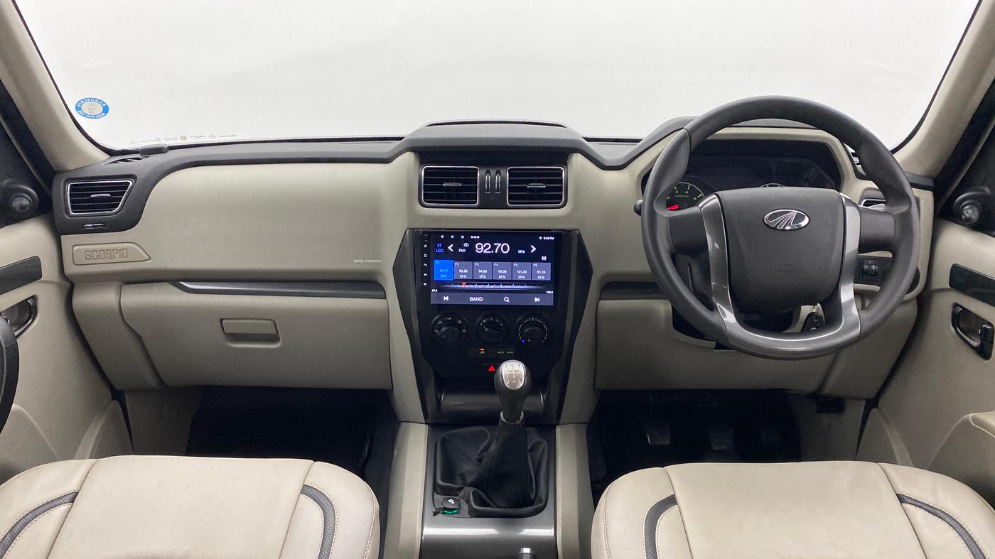 2016 Mahindra Scorpio S6 PLUS, Diesel, Manual, 66,504 km, Dashboard