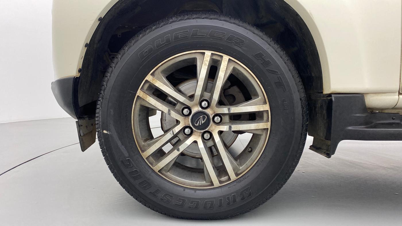 2016 Mahindra Scorpio S6 PLUS, Diesel, Manual, 66,504 km, Left Front Wheel