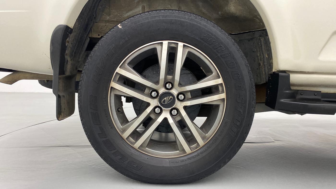 2016 Mahindra Scorpio S6 PLUS, Diesel, Manual, 66,504 km, Right Rear Wheel