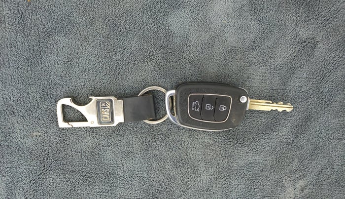 2019 Hyundai Xcent SX 1.2, Petrol, Manual, 26,842 km, Key Close Up