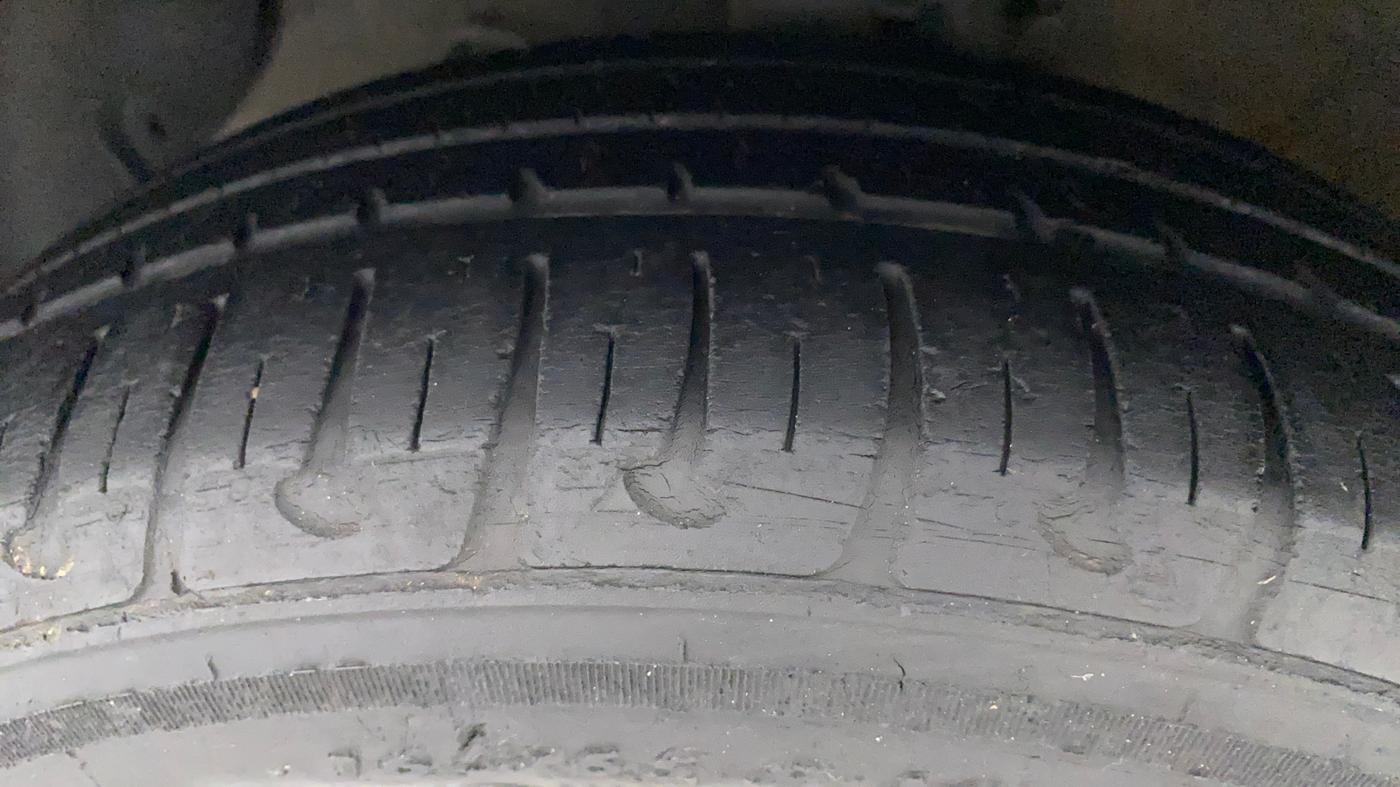 2019 Hyundai Xcent SX 1.2, Petrol, Manual, 26,842 km, Left Front Tyre Tread