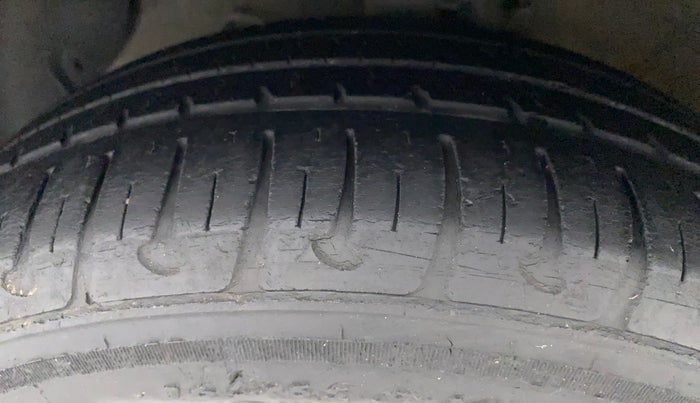 2019 Hyundai Xcent SX 1.2, Petrol, Manual, 26,842 km, Left Front Tyre Tread
