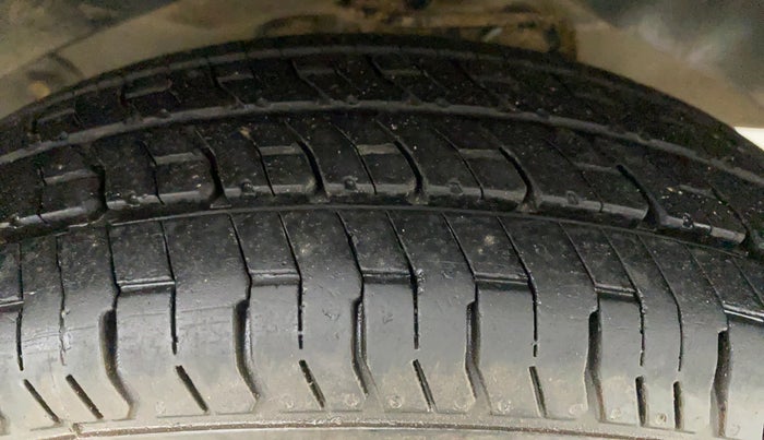 2019 Maruti Eeco 5 STR WITH A/C+HTR CNG, CNG, Manual, 55,293 km, Right Front Tyre Tread