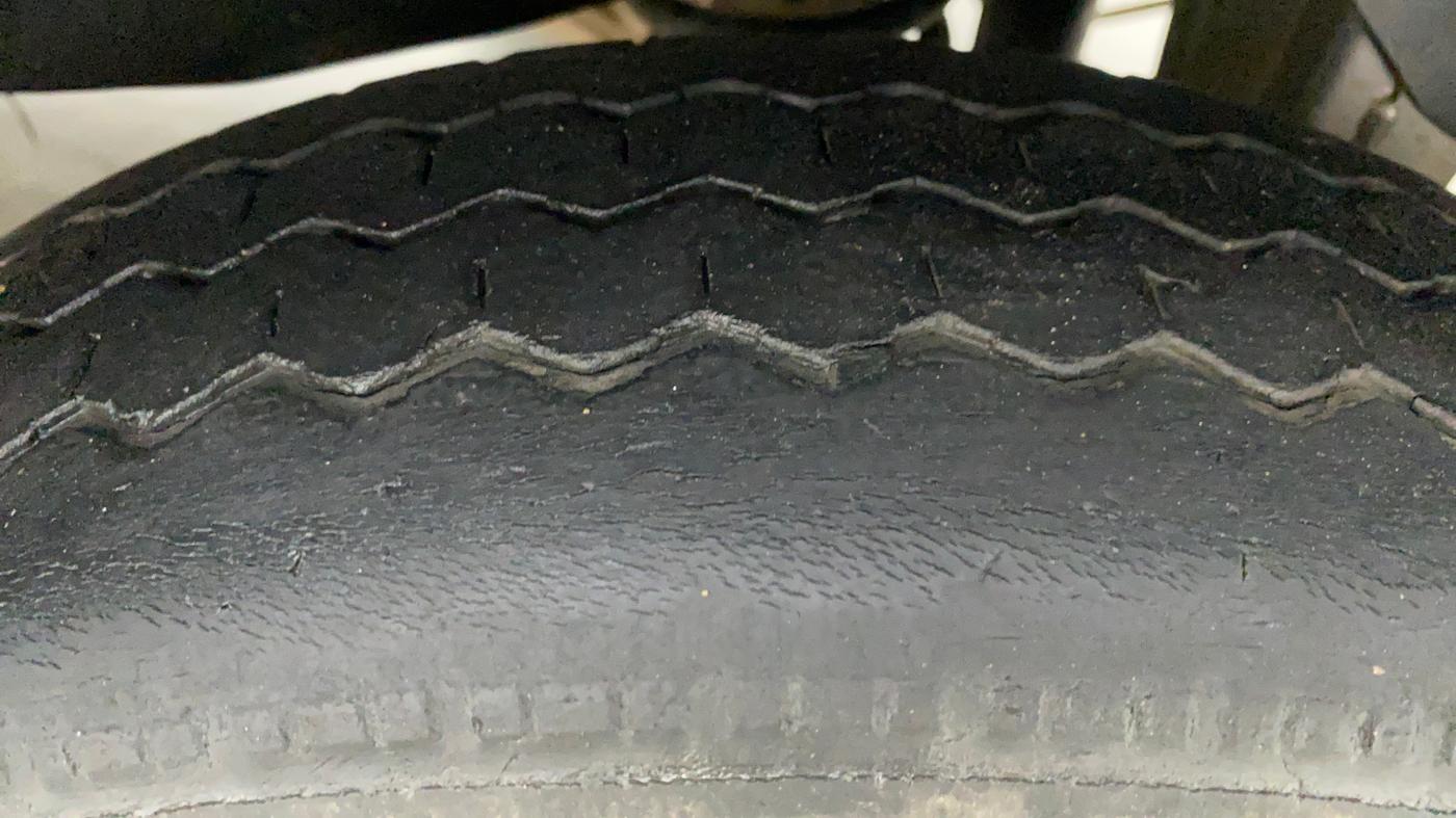 2019 Maruti Eeco 5 STR WITH A/C+HTR CNG, CNG, Manual, 55,293 km, Left Rear Tyre Tread