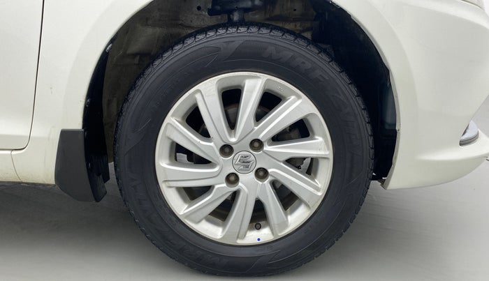 2016 Maruti Swift Dzire ZXI, Petrol, Manual, 69,802 km, Right Front Wheel